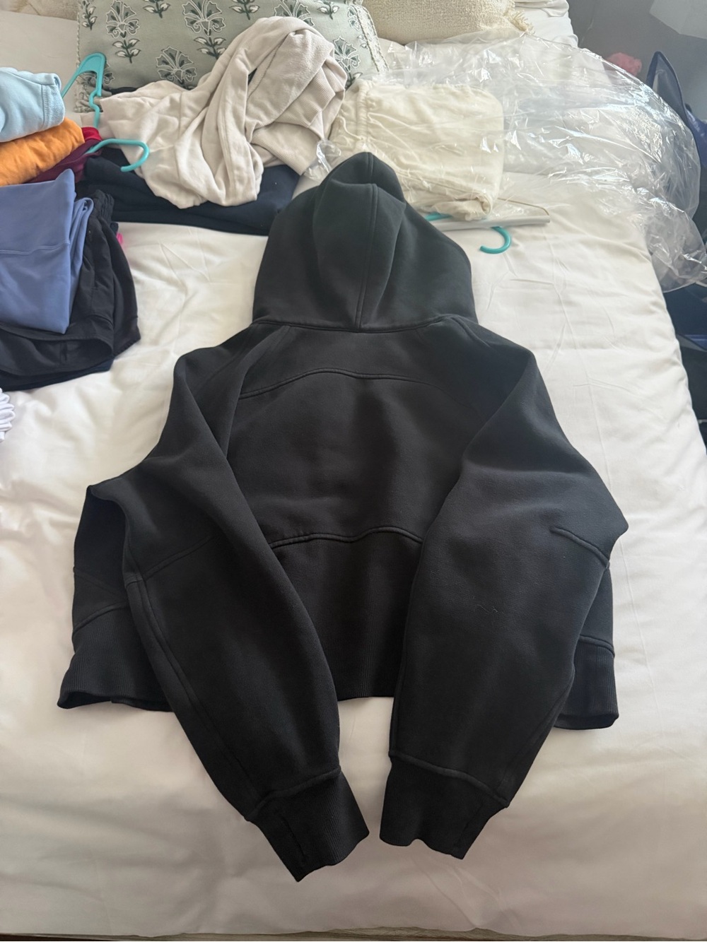 Lululemon Scuba Oversized Full-Zip Cropped Hoodie Black - Picture 2 of 2